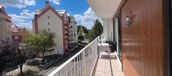 Apartamento de 3 dormitorios en Laval, France No. 307518 15