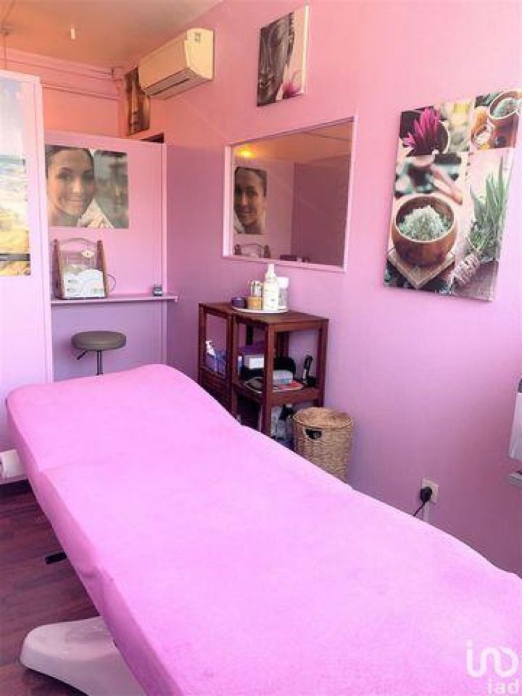 55m² Office in Toulouse, France No. 21278