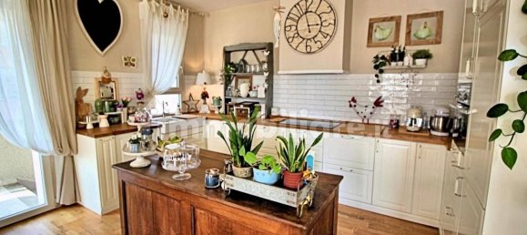 4 Schlafzimmer Villa in Pontedera, Italy, Nr. 94240 11