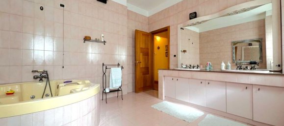 6 rooms Apartment in Triggiano, Italy No. 23469 21
