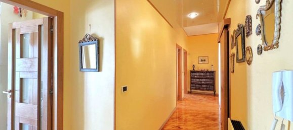 6 rooms Apartment in Triggiano, Italy No. 23469 2