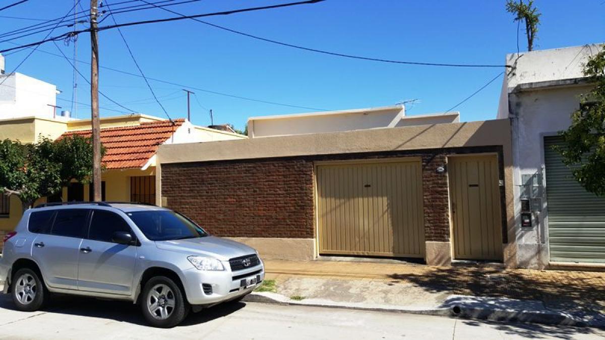 2 bedrooms House in Vicente Lopez, Argentina No. 62327