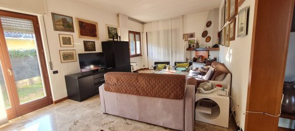 3-Zimmer Villa in Albese con Cassano, Italy, Nr. 235855 9