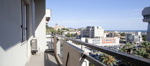 3 bedrooms Apartment in Cagliari, Italy No. 318998 10