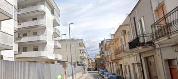 5 rooms Apartment in Francavilla Fontana, Italy No. 262471 3