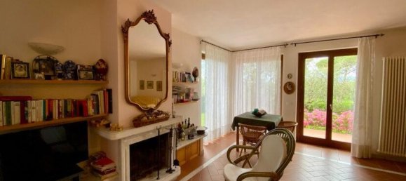 6 rooms House in Luni, Italy No. 41613 5