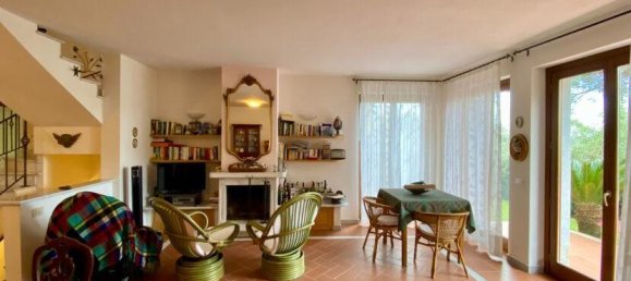 6 rooms House in Luni, Italy No. 41613 3