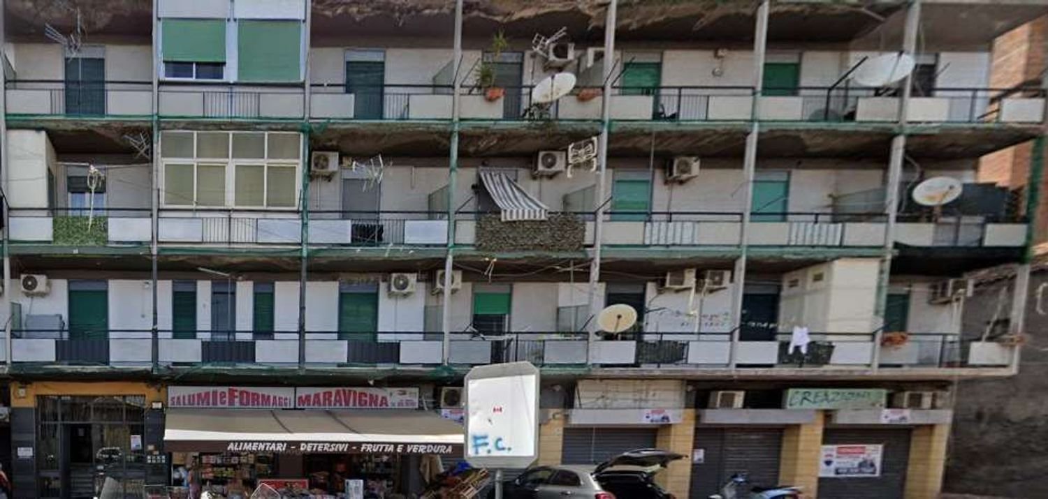 5 rooms Apartment in Catania, Italy No. 52025