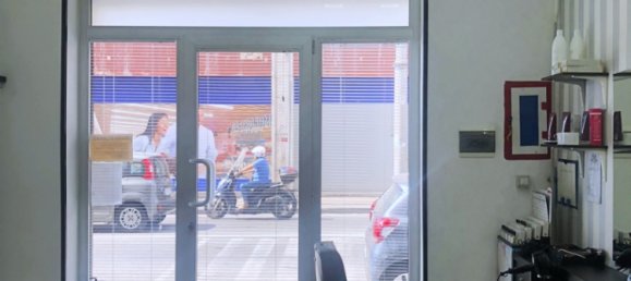 Коммерческая недвижимость с 1 комнатой в Неаполь, Италия № 324316 2