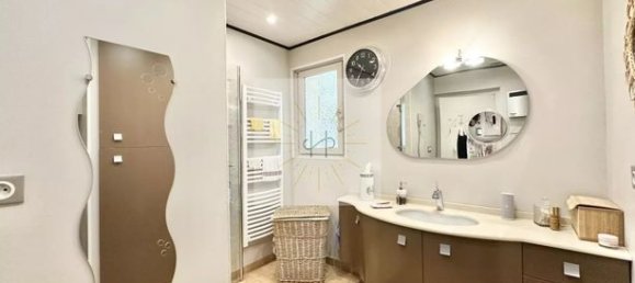 Villa de 4 dormitorios en Montelimar, France No. 302918 14