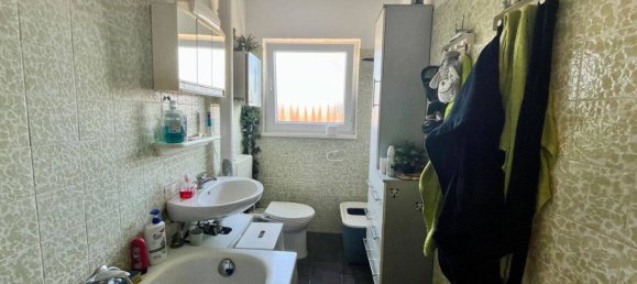 4-salle Appartement à Falkenhagener Feld, Germany No. 15295 8