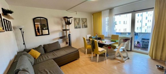 4-salle Appartement à Falkenhagener Feld, Germany No. 15295 3