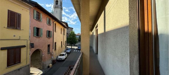 4-salle Appartement à Lomazzo, Italy No. 269956 8