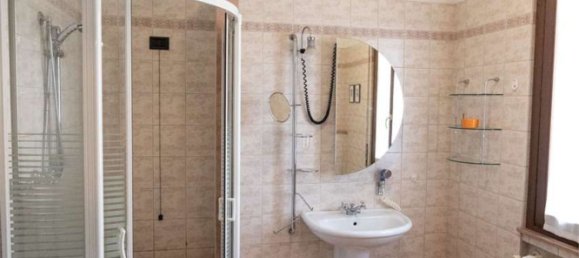 4-salle Appartement à Lomazzo, Italy No. 269956 25