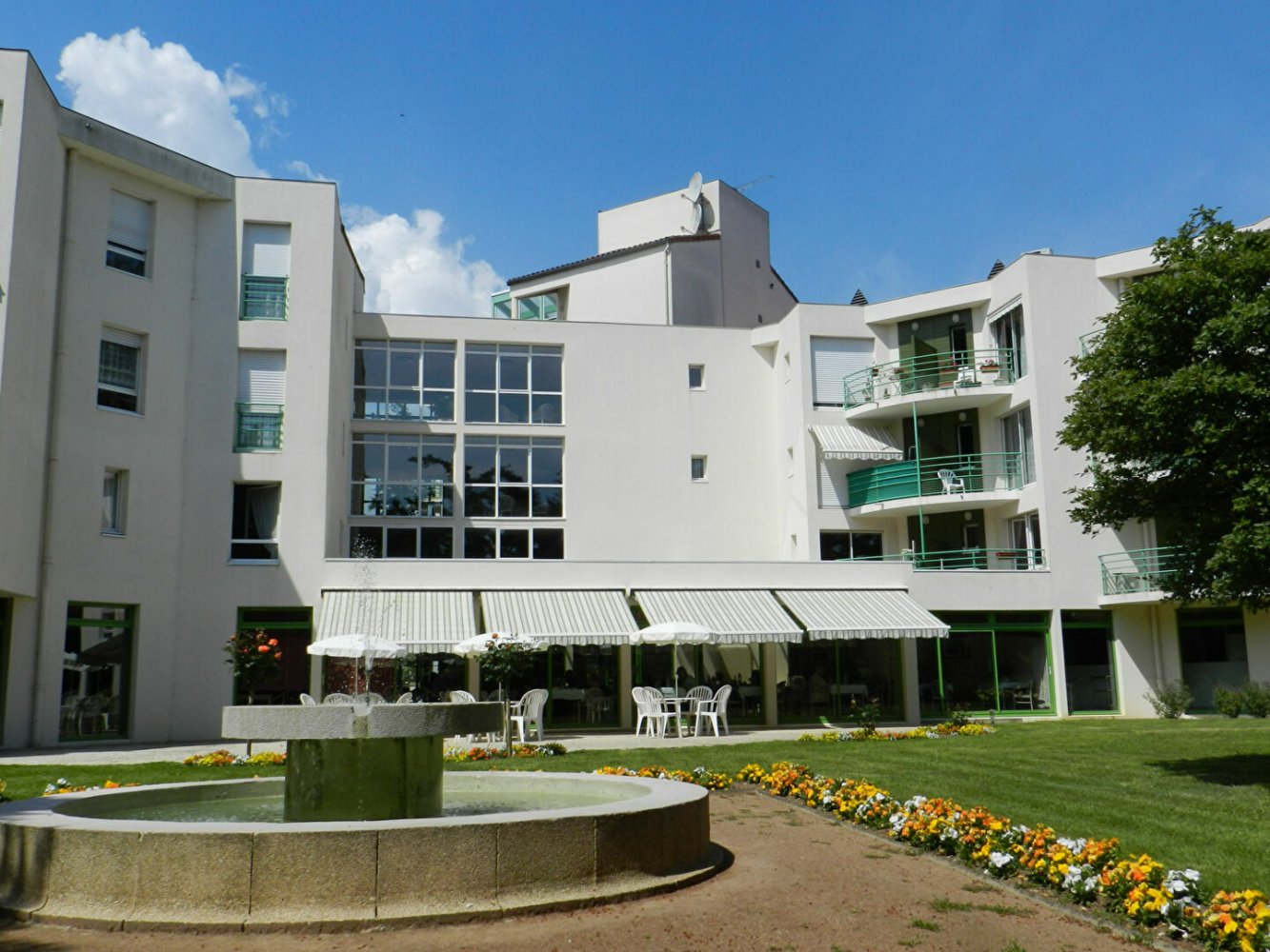 Studio in Challans, France No. 278207