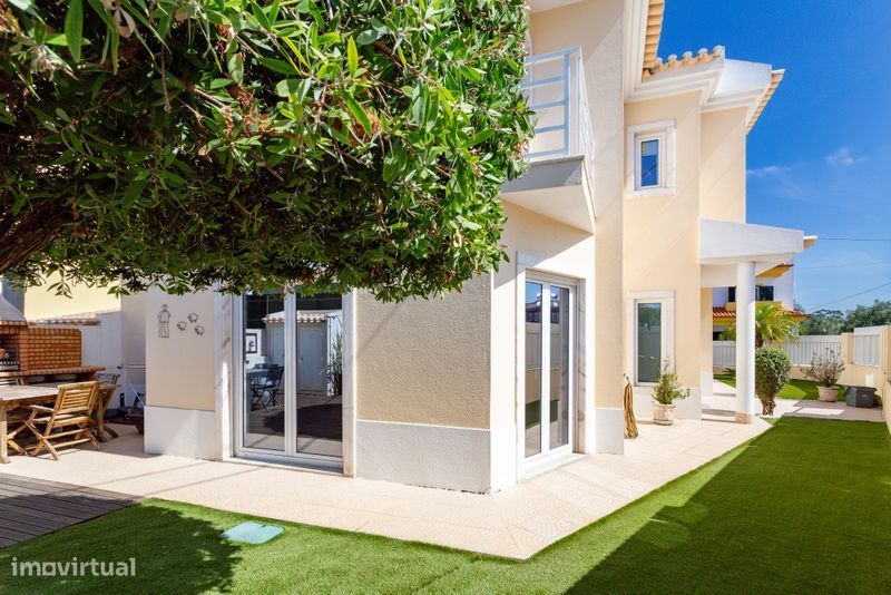 4 bedrooms House in Almada, Portugal No. 222314