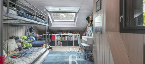 6 Schlafzimmer Haus in Bievres, France, Nr. 182825 25