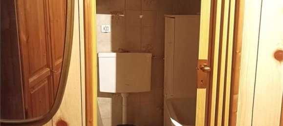 3 rooms House in Donnas, Italy No. 215884 3