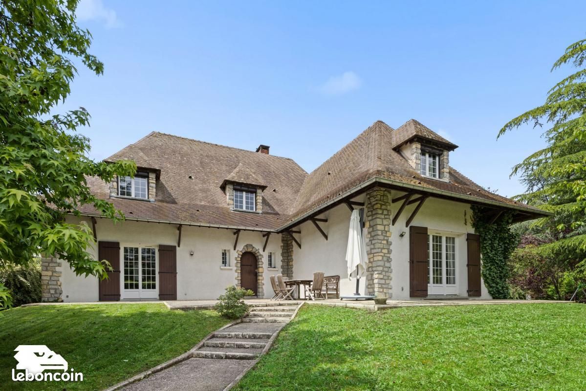 6 غرف نوم قلاع في Saint-Pryve-Saint-Mesmin, France رقم 64988