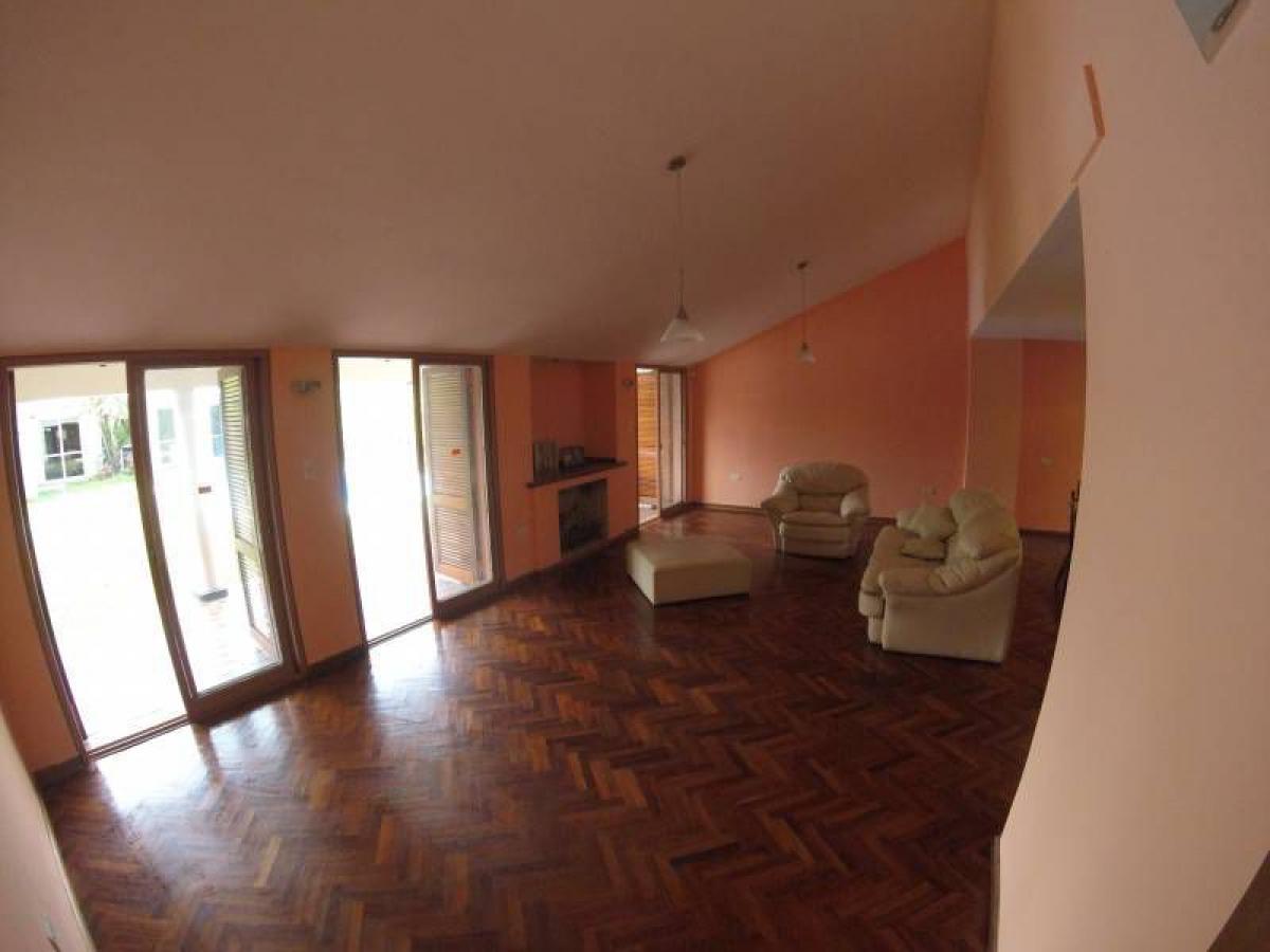 4 bedrooms House in Cordoba, Argentina No. 12431