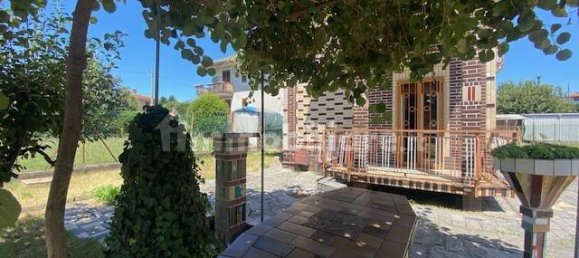 Вилла с 2 спальнями в Кадораго, Италия № 267049 7