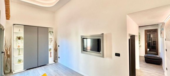 2 rooms Apartment in Florence, Italy No. 82961 11