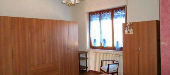 2-salle Appartement à Moncalvo, Italy No. 230798 7