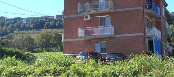 2-salle Appartement à Moncalvo, Italy No. 230798 12
