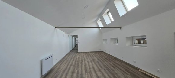 Propiedad comercial de 5 habitaciónes en Saint-Quentin, France No. 71115 11
