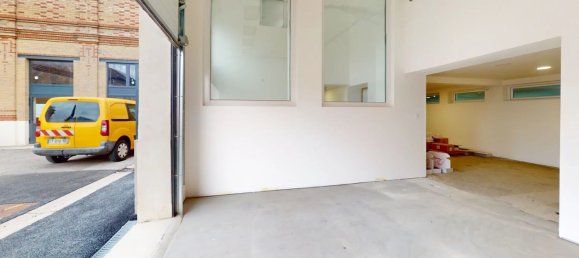 Propiedad comercial de 5 habitaciónes en Saint-Quentin, France No. 71115 9