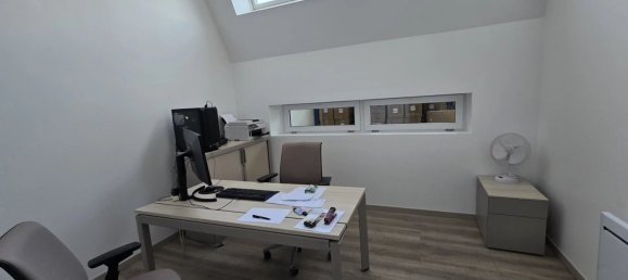 Propiedad comercial de 5 habitaciónes en Saint-Quentin, France No. 71115 18