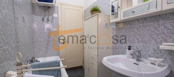 3 rooms Apartment in Rome, Italy No. 34724 28