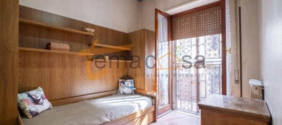3 rooms Apartment in Rome, Italy No. 34724 10