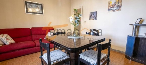 3 rooms Apartment in Rome, Italy No. 34724 3