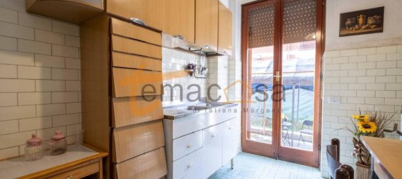 3 rooms Apartment in Rome, Italy No. 34724 8