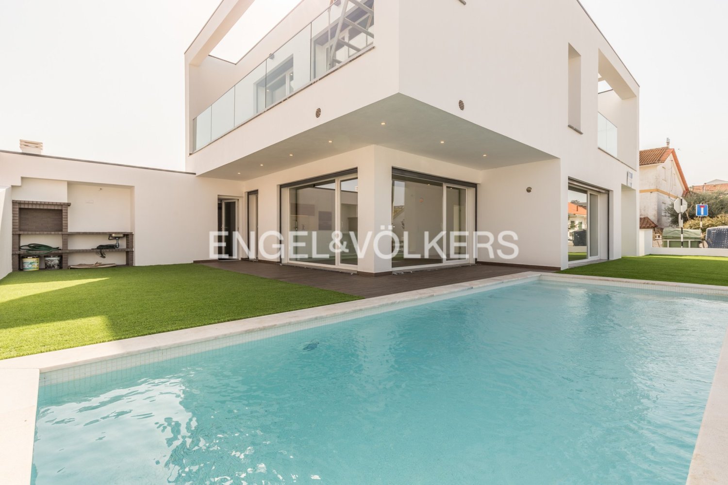 Villa de 4 dormitorios en Almada, Portugal No. 239160