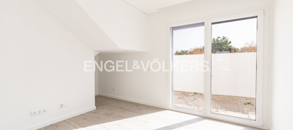 4 Schlafzimmer Villa in Almada, Portugal, Nr. 239160 12