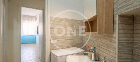 3 rooms Apartment in Rome, Italy No. 149047 8