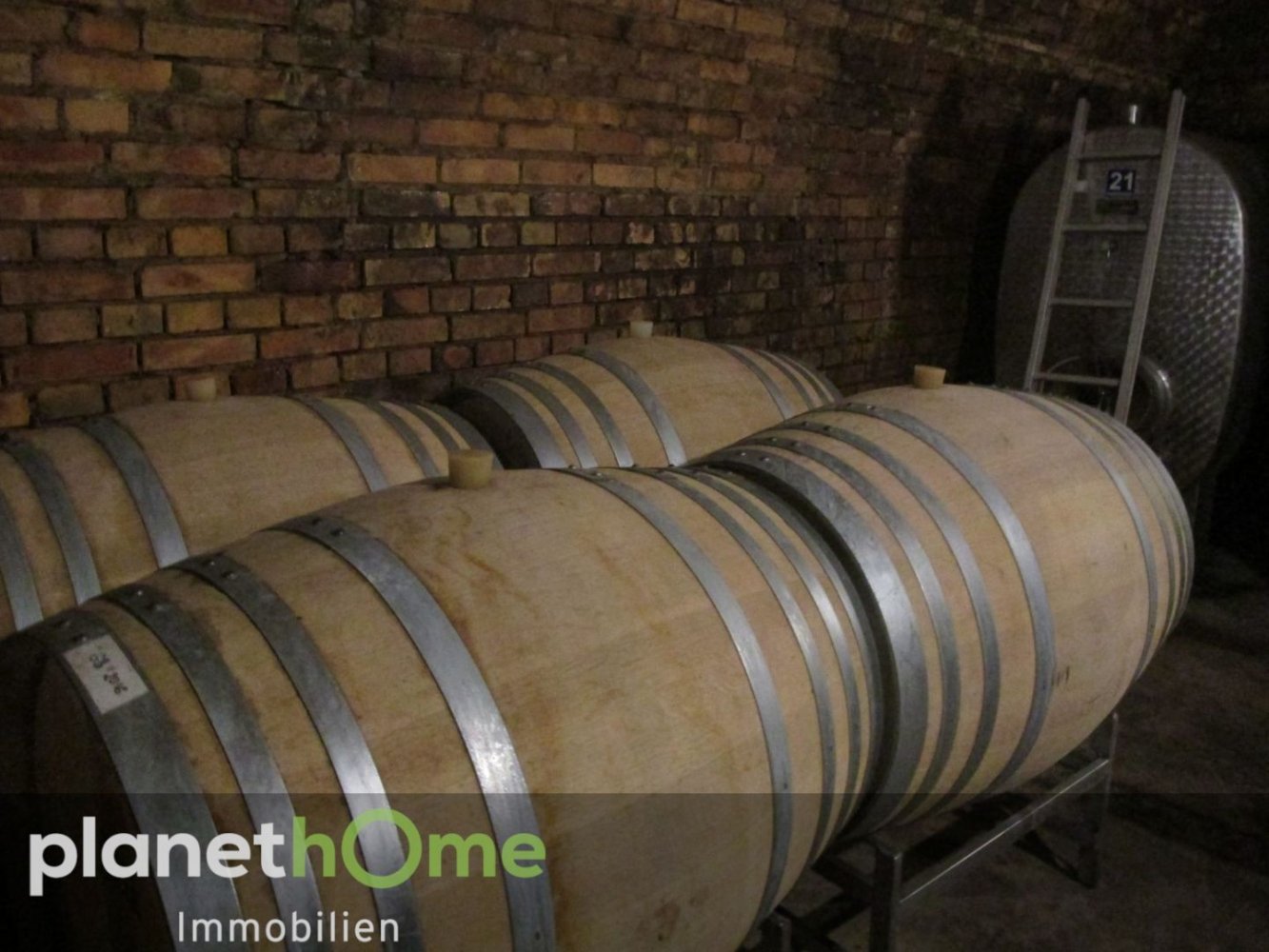  عقار تجاري في Langenlois, Austria 350متر مربع رقم 86789