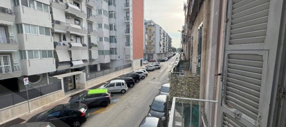 Apartamento de 4 divisões em Bari, Italy N.º 21090 20