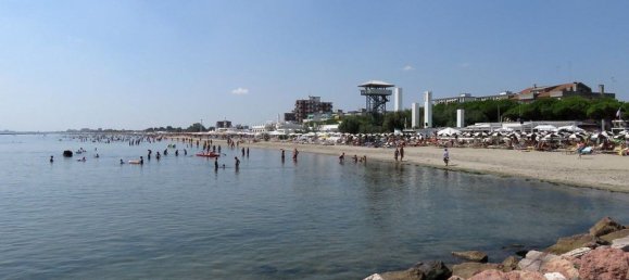 2 bedrooms House in Comacchio, Italy No. 123962 4