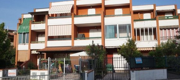 2 bedrooms House in Comacchio, Italy No. 123962 2