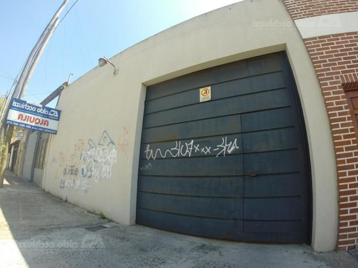 430m² Commercial property in Lanus, Argentina No. 26990