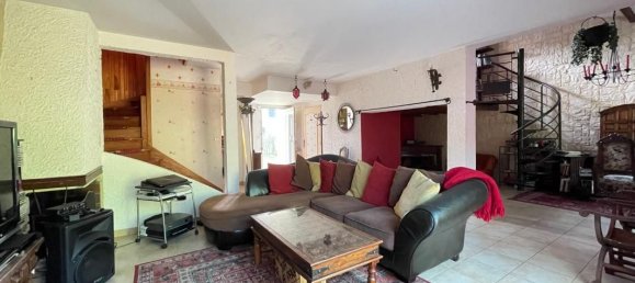 Casa de 3 dormitorios en Sucy-en-Brie, France No. 175874 4