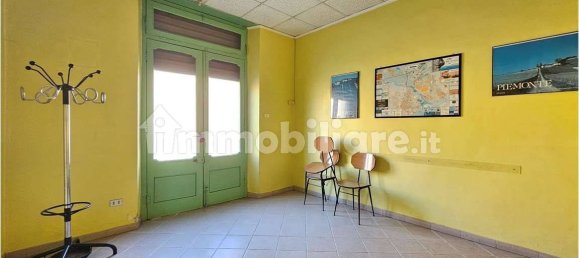 5 rooms Commercial property in Turin, Italy No. 110163 3