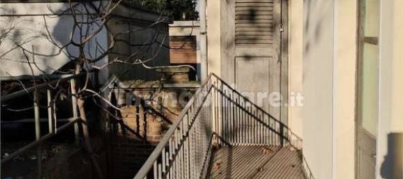 5 rooms Commercial property in Turin, Italy No. 110163 2