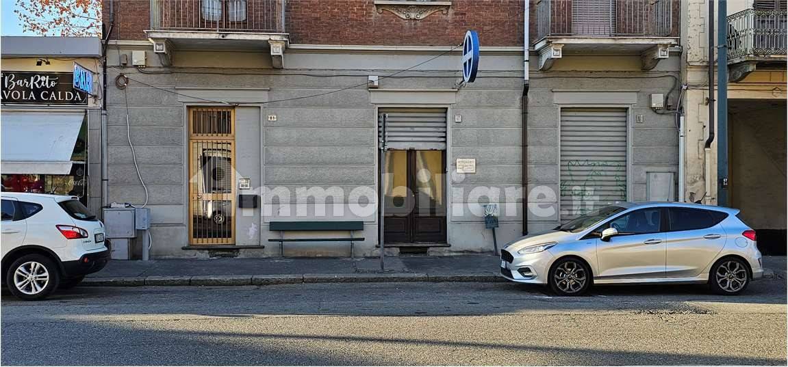 5 rooms Commercial property in Turin, Italy No. 110163