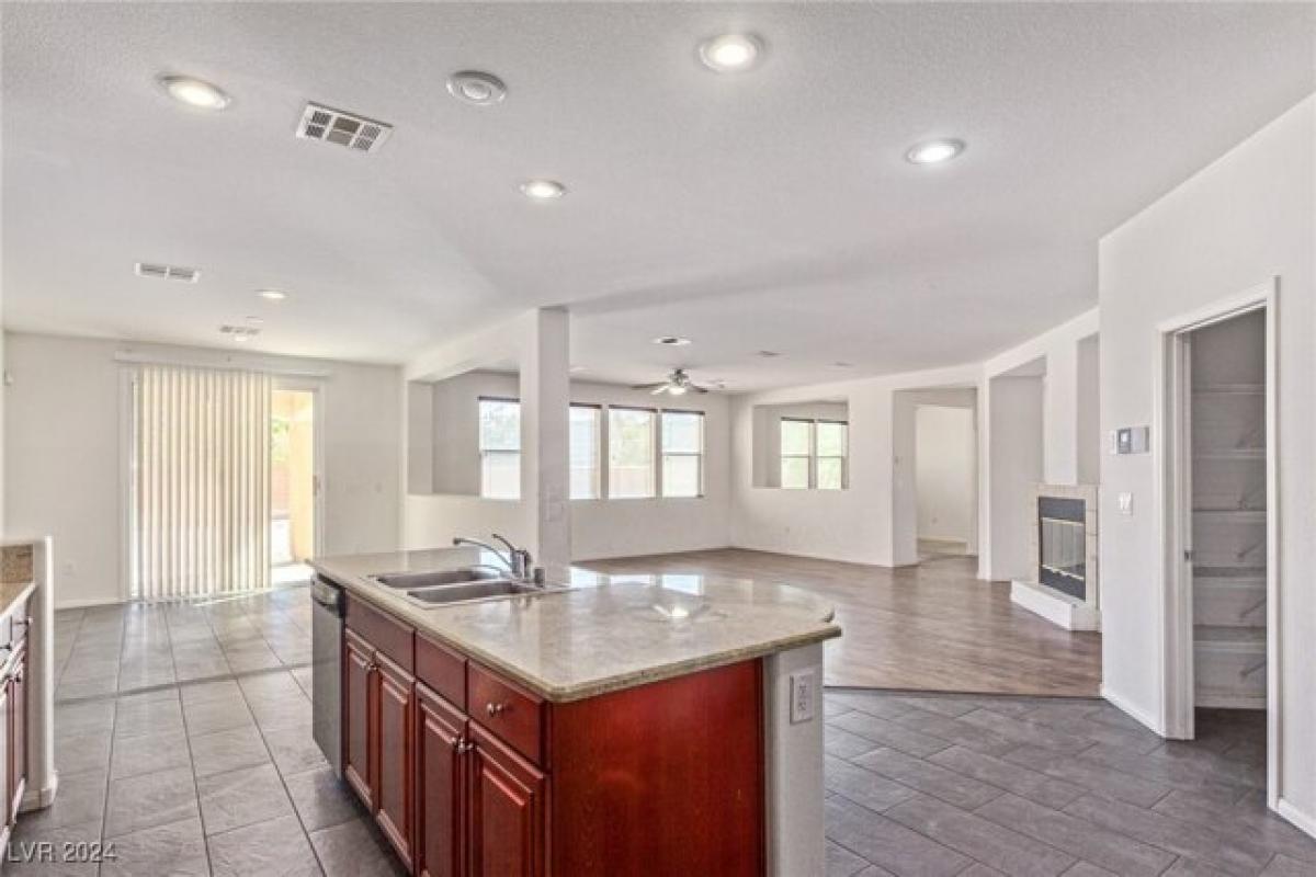 4 bedrooms House in North Las Vegas, USA No. 399835