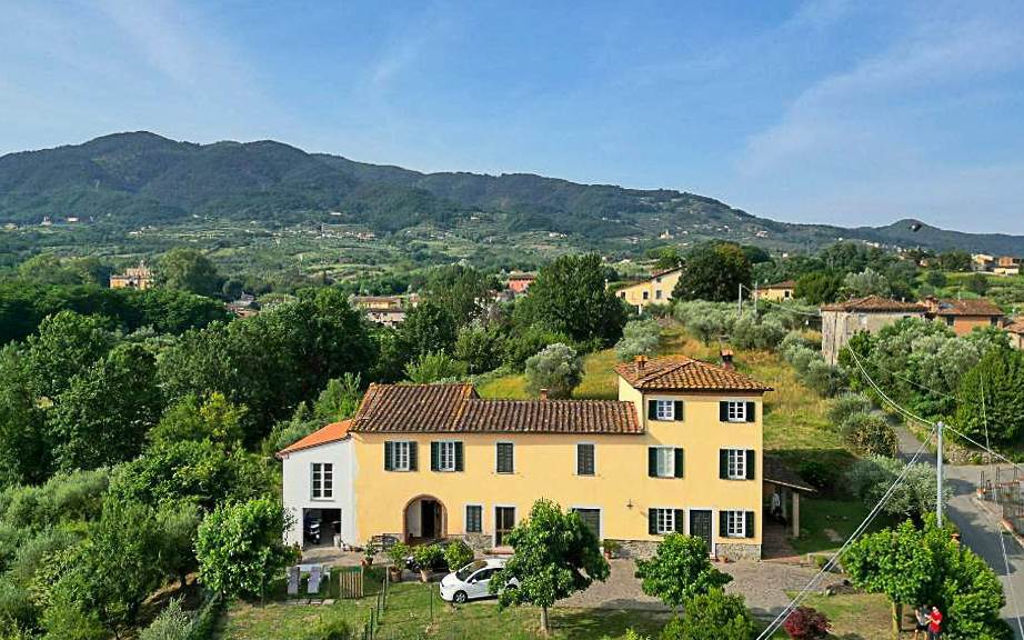 8 bedrooms Villa in Capannori, Italy No. 345626
