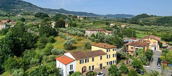 8 bedrooms Villa in Capannori, Italy No. 345626 4